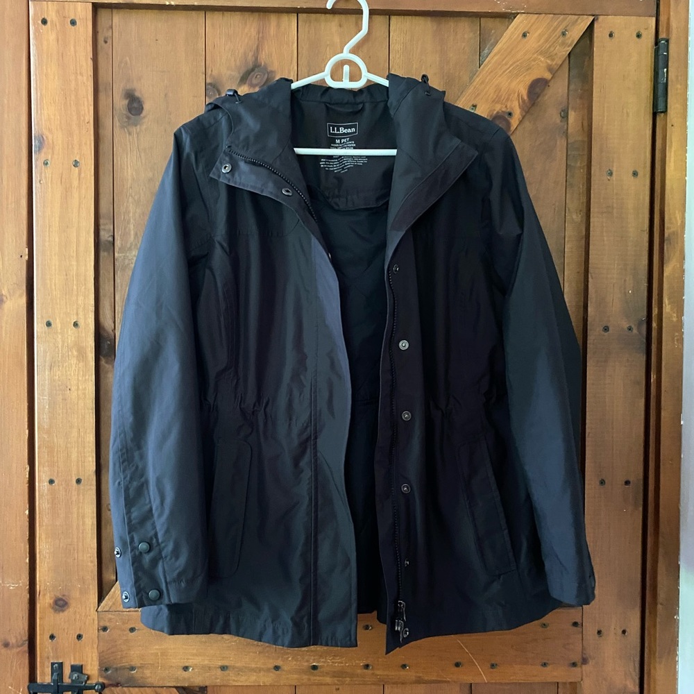Llbean Rain Jacket - blk - medium petite